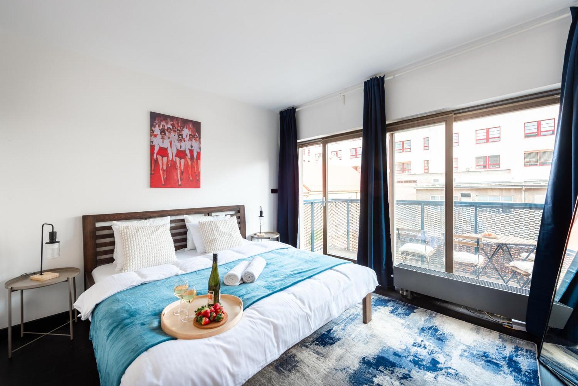 Spacious Apartments Near Karlin Square Praga Zewnętrze zdjęcie