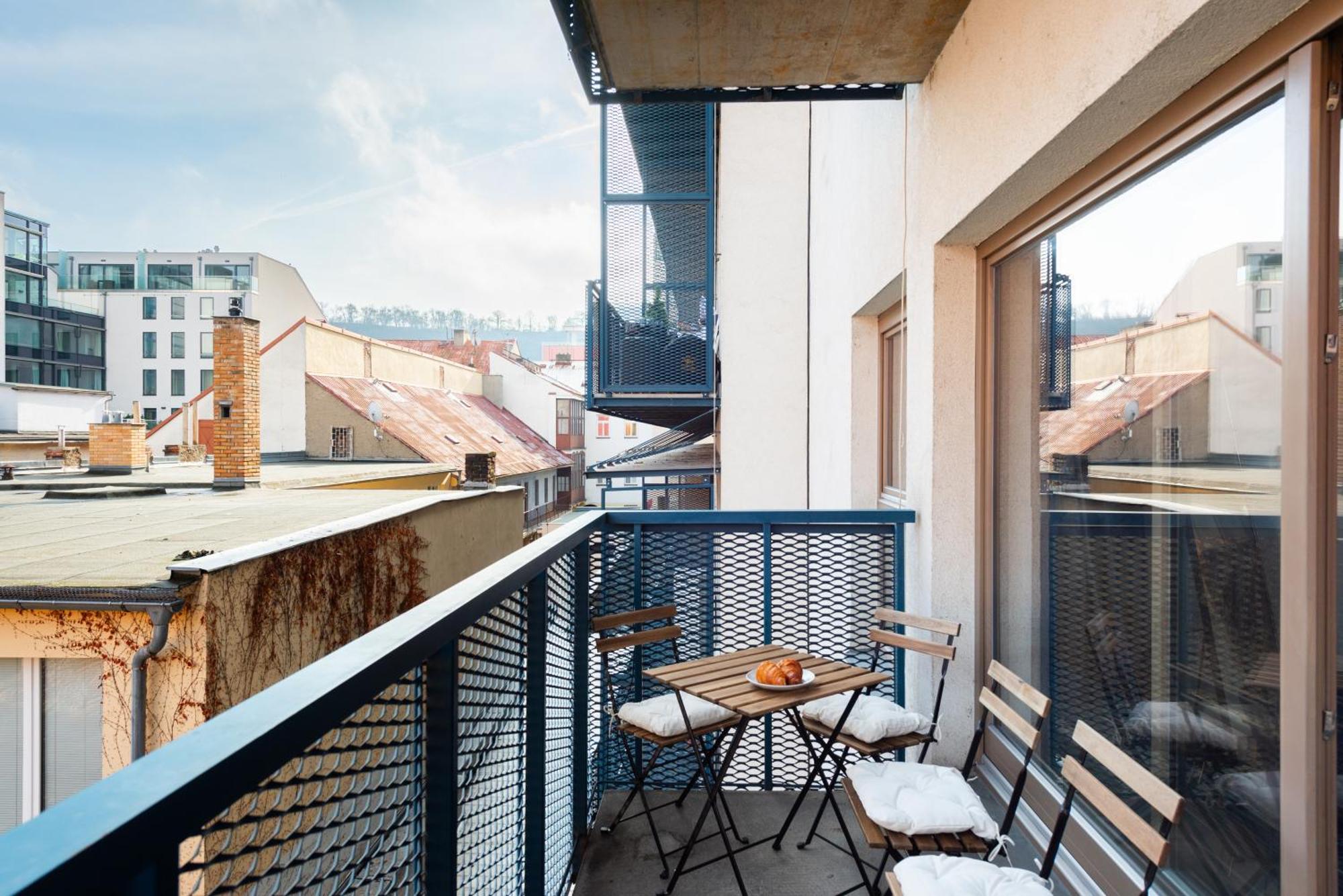 Spacious Apartments Near Karlin Square Praga Zewnętrze zdjęcie