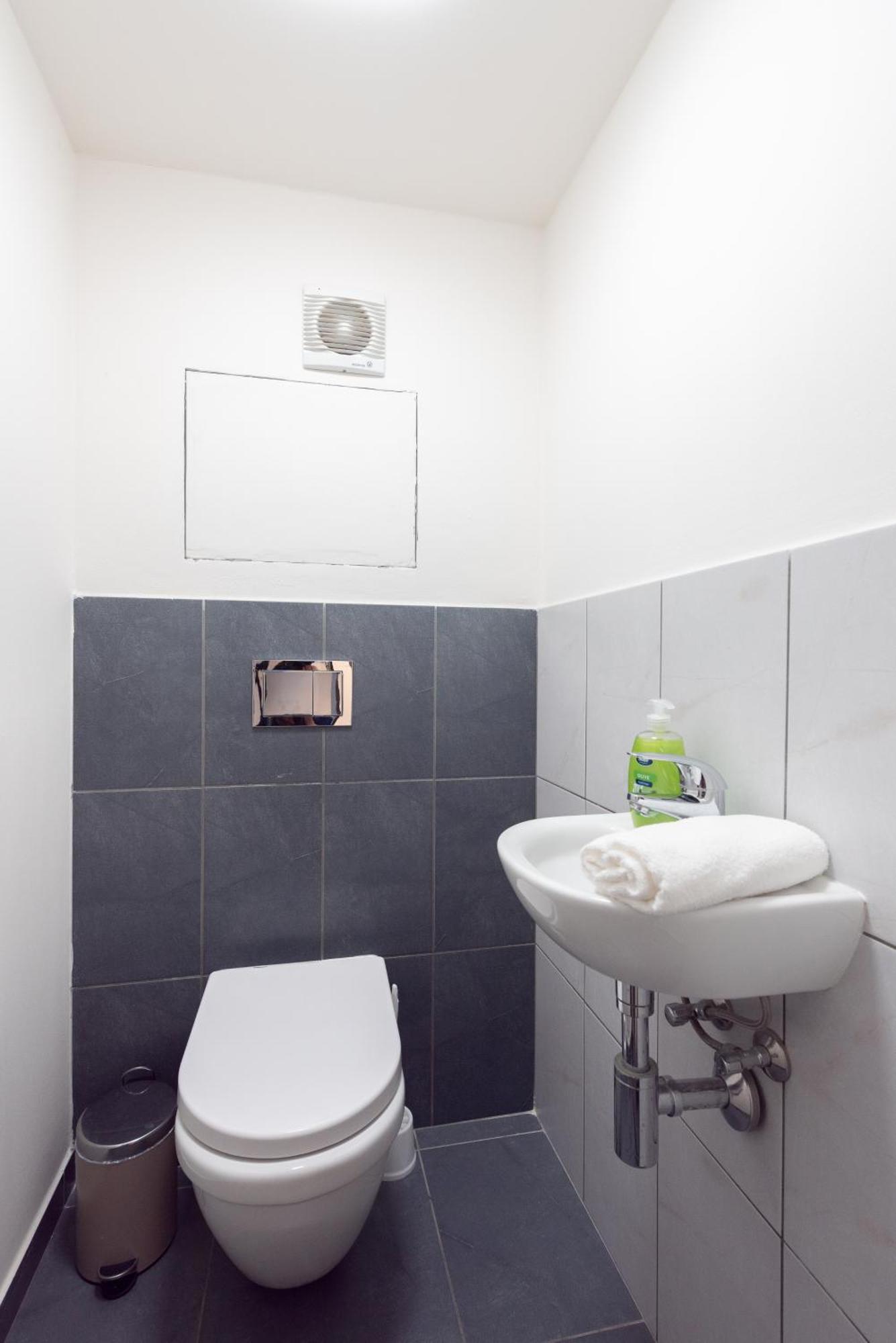 Spacious Apartments Near Karlin Square Praga Zewnętrze zdjęcie
